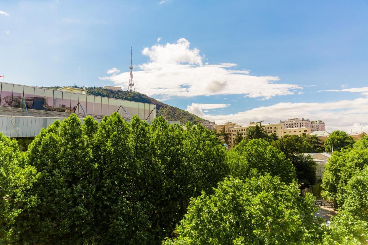 Dat Exx Apartments On Liberty Square Tbilisi Exteriör bild